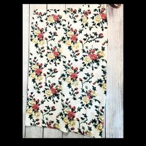 White Floral Women's Business/Office Womens skirt in XL